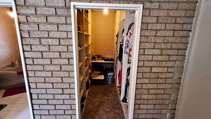 To Let 4 Bedroom Property for Rent in Vredenberg Western Cape